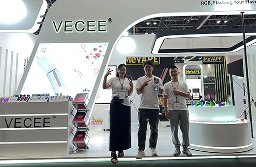 VECEE team took a group photo at the exhibition site 520x340 1