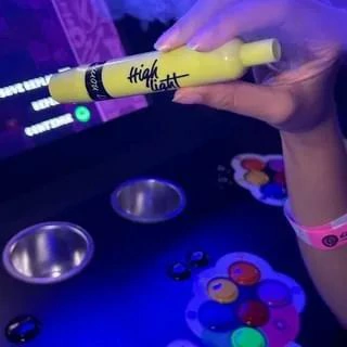 E Cigarette Disguised as Highlighter High Light Vape 1